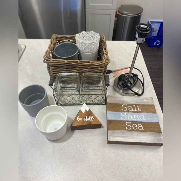 Home Decor Bundle - Picture 2 of 2